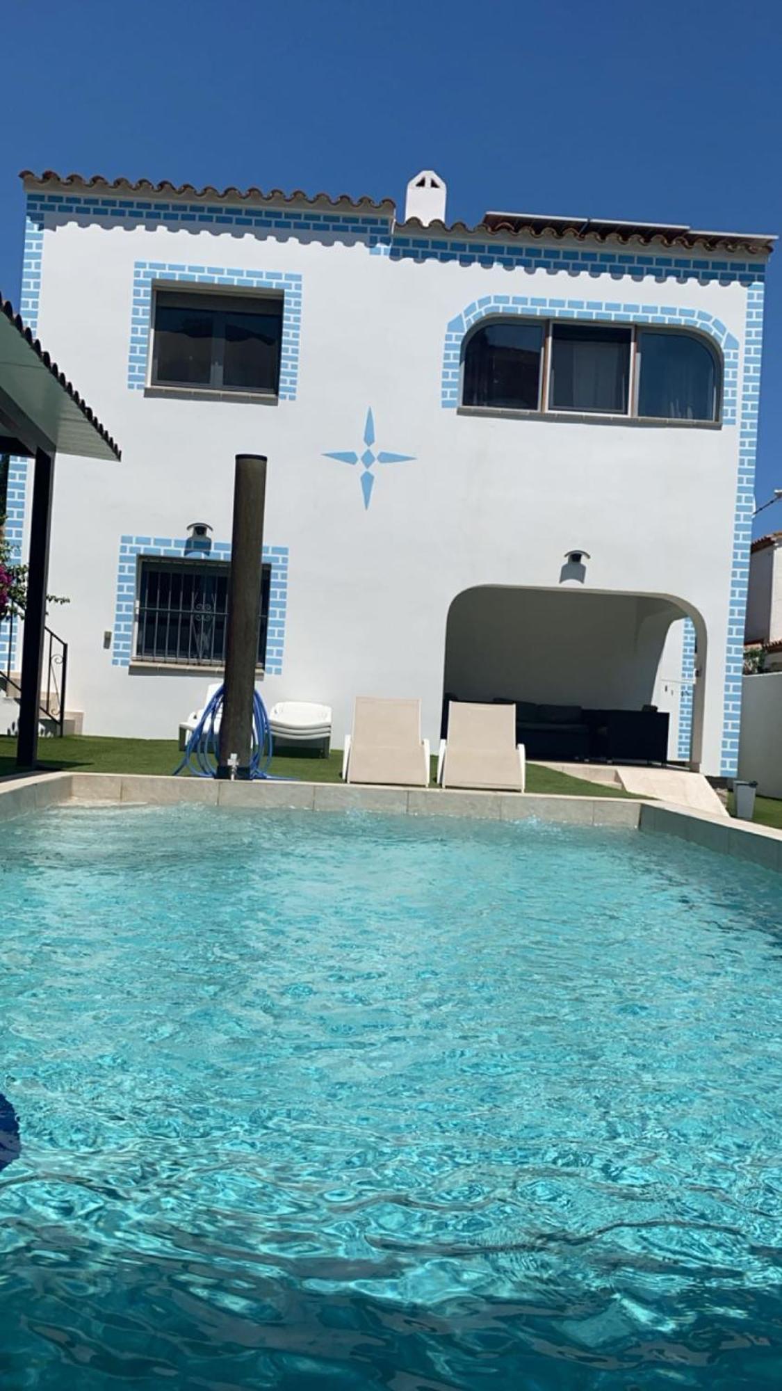 Sol Playa Piscina Apartment Емпуриабрава Екстериор снимка
